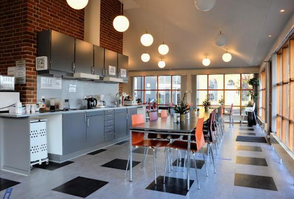 Hostel Stoberiet Svendborg Zewnętrze zdjęcie The kitchen at the International Centre