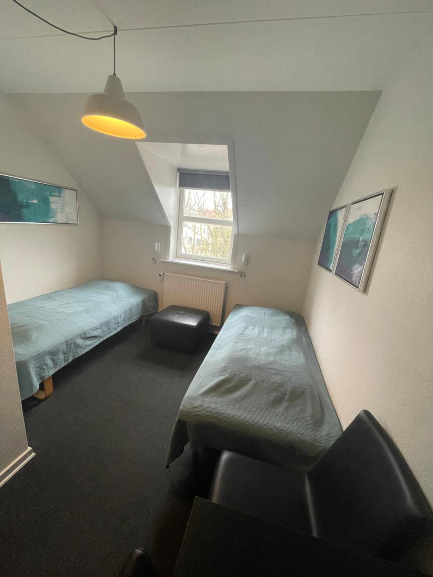 Hostel Stoberiet Svendborg Zewnętrze zdjęcie A typical bedroom in the hostel