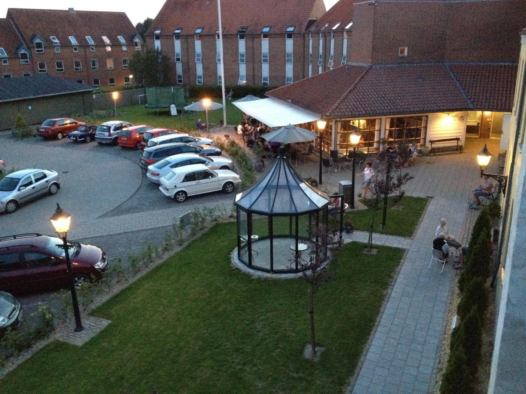 Hostel Stoberiet Svendborg Zewnętrze zdjęcie The main building of the university