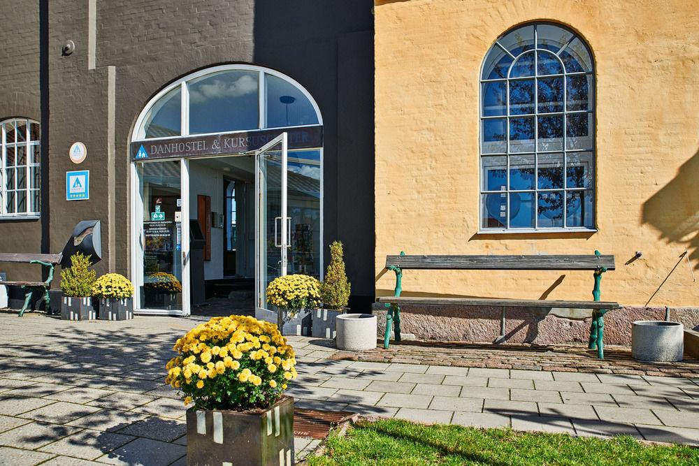 Hostel Stoberiet Svendborg Zewnętrze zdjęcie The entrance to the museum