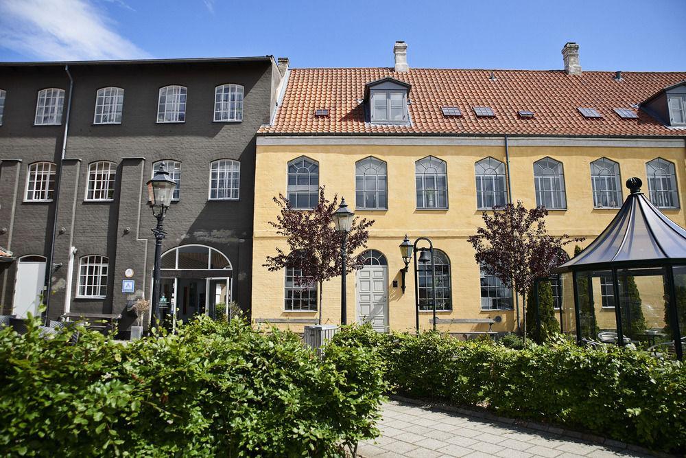 Hostel Stoberiet Svendborg Zewnętrze zdjęcie The Yellow House