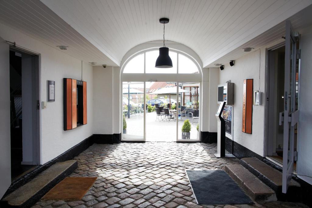 Hostel Stoberiet Svendborg Zewnętrze zdjęcie Entrance to the hotel